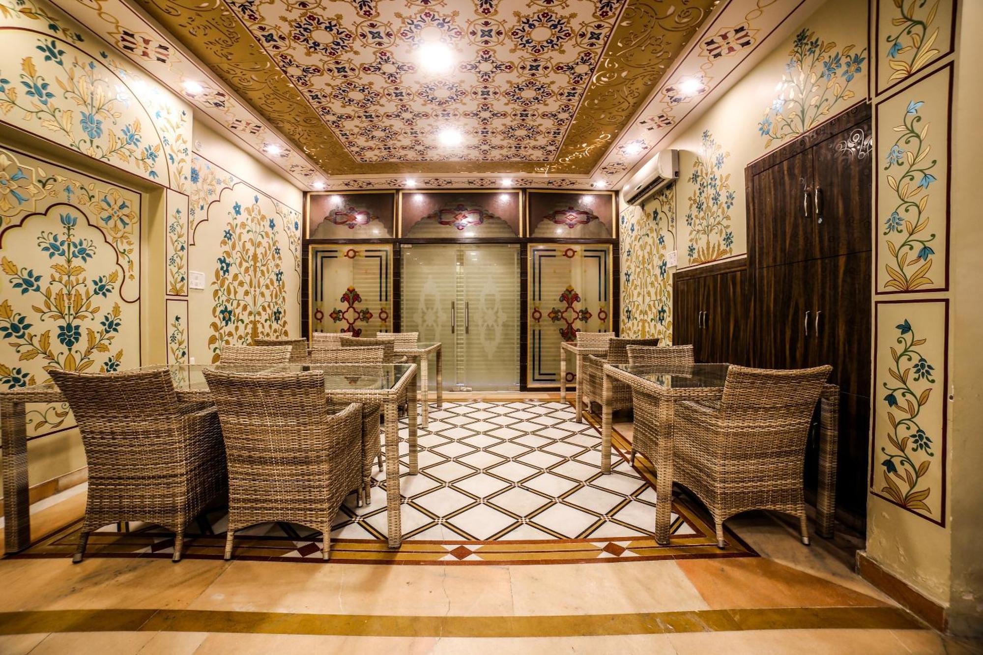 Collection O 36316 Hotel White Palace ชัยปุระ ภายนอก รูปภาพ